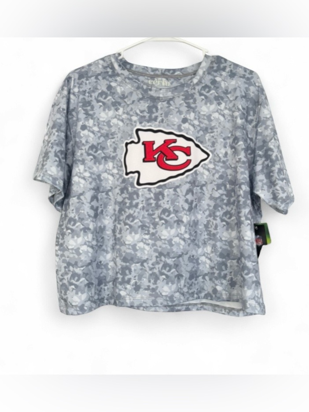 NWT Certo Kansas City Chiefs Women's Gray Camo Cropped Turnout T-Shirt Large